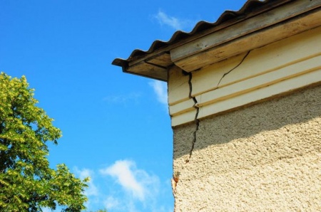 Quel traitement appliquer aux fissures d'une fa&ccedil;ade &agrave; Saint-Avold ?